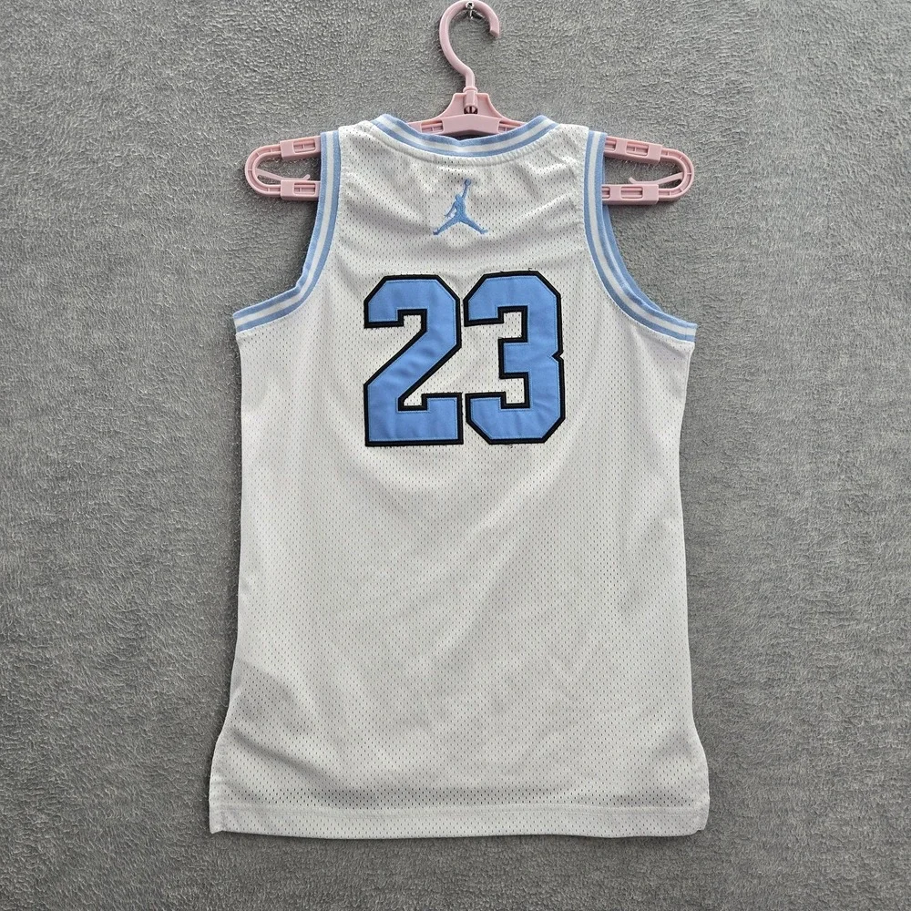 North Carolina Tar‎ Heels Boys Jersey M White Michael Jordan 23 READ